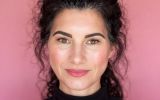 Am Foto ist Barbara Weiser eine Frau mit dunklen Haaren zu sehen. Sie ist die neue Wirtschaftsdirektorin von St. Virigl