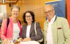 Kuratoriumsvorsitzende Lydia Gruber, Landesrätin Daniela Gutschi und Gründungsmitglied Michael Nake, PMU